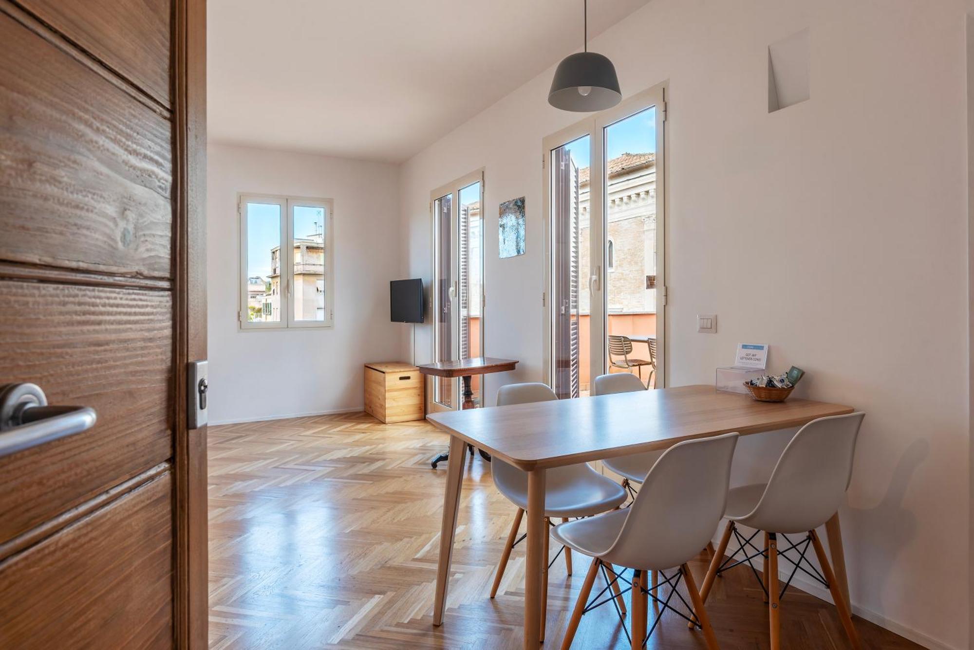 Apartment With Terrace In Via Del Pellegrino - FromhometoРим Екстериор снимка