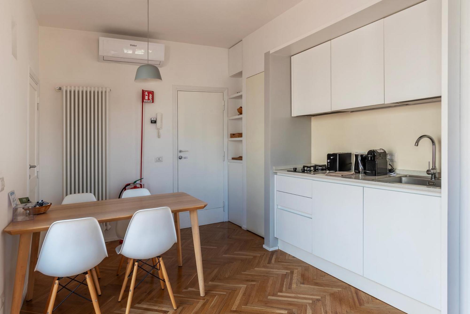 Apartment With Terrace In Via Del Pellegrino - FromhometoРим Екстериор снимка